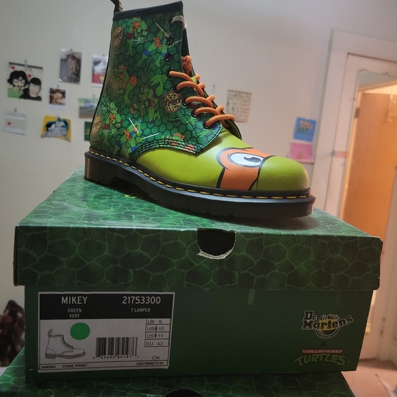 dr martens michelangelo